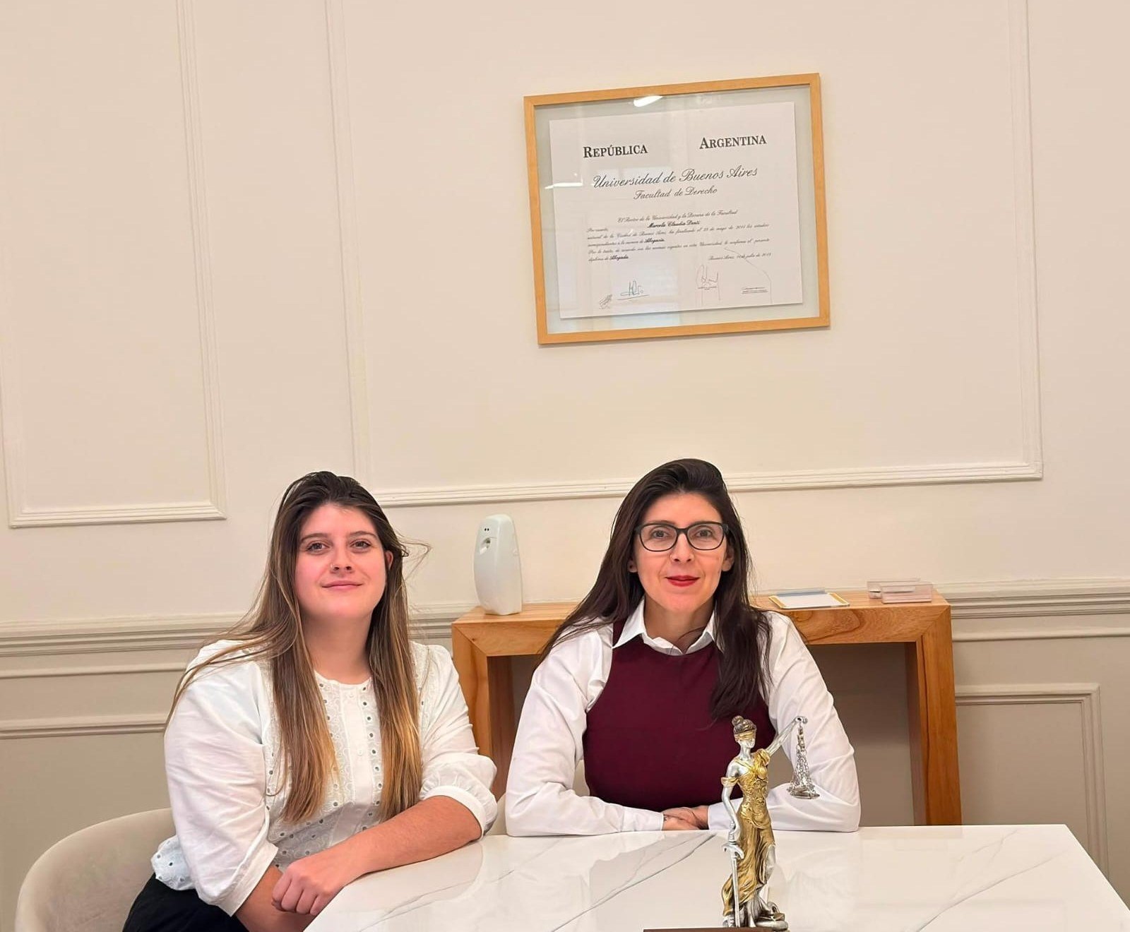 Dra. Célico y Dra. Denti, abogadas del estudio en Caballito, CABA